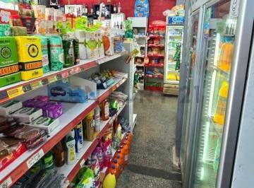 Local comercial · 30m² · 2 Ambientes · Venta Llave Minimercado Equipado/cordón/excelente Punto/ 22 Años en Actividad