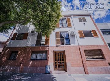 Departamento · 35m² · 2 Ambientes · Departamento de 2 Ambientes en Segundo Piso por Escalera en Muy Buen Estado!