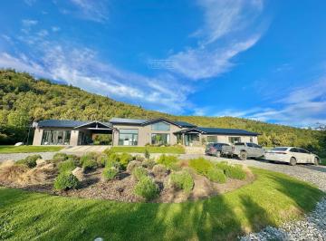 Casa · 450m² · 6 Ambientes · 1 Cochera · Casa Venta Arelauquen