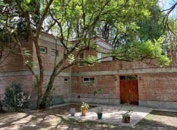 Casa · 250m² · 6 Ambientes · Venta - Casa con 2 Lotes - Barrio Los Pinos - Exaltación de La Cruz
