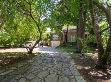 Casa · 350m² · 4 Ambientes · 4 Cocheras · Venta Apto Credito o Permuta Parcial Casa 4 Ambientes con Parque en San Martin