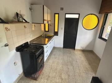 Departamento · 70m² · 4 Ambientes · 50 E/ 19 y 20 - PH en Planta Alta 2 Dorm - Plaza Malvinas