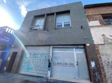 Local comercial · 227m² · 3 Cocheras · Local - Piñeyro