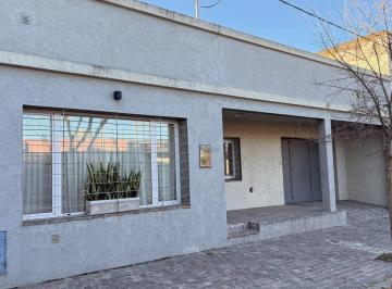 Casa · 228m² · 7 Ambientes · 2 Cocheras · Casa - Gualeguaychu