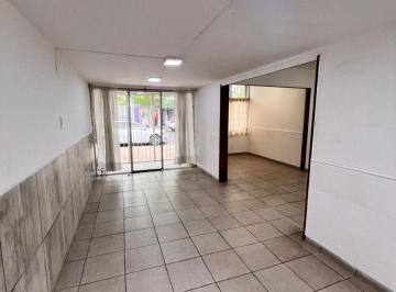 Casa de 6 ambientes, Luján de Cuyo · Amplia Casa en Alquiler Para Uso Habitacional o Comercial en Centro de Luján de Cuyo