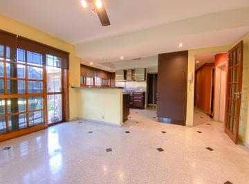Casa · 217m² · 5 Ambientes · 2 Cocheras · Venta - Casa 5 Ambientes - Parque y Piscina - Apta Credito - Quilmes Oeste