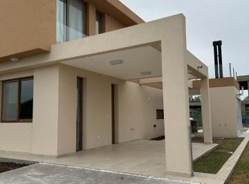 Casa · 200m² · 5 Ambientes · 1 Cochera · Casa en Canning 5 Ambientes: Alquiler Temporal