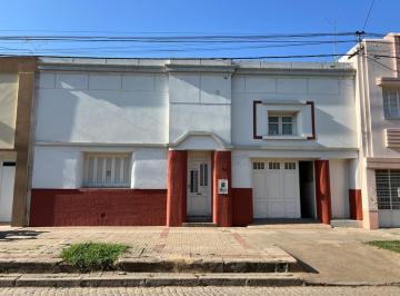 Casa · 80m² · 2 Dormitorios · 1 Cochera · Casa en Barrio 9 de Julio