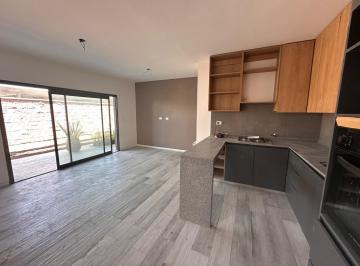 Casa · 97m² · 3 Ambientes · 1 Cochera · Dúplex en Venta en Prados de Manantiales. Punta Prados.2 Dorm.