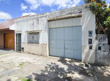 Casa , Avellaneda · Venta de Propiedad a Reciclar o Demoler Excelente Lote Ideal Inversor!