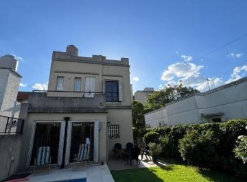 Casa · 150m² · 4 Ambientes · 1 Cochera · Casa en Venta Ituzaingó