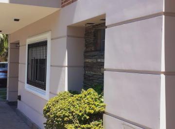 Frente · Alquiler Departamento 2 Ambientes con Cochera - Zona Banfield: Godoy Cruz Al 100