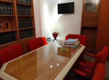 Oficina comercial · 90m² · 5 Ambientes · Oficinas - Consultorios - 3 Despachos Sala de Reuniones - Tribunales