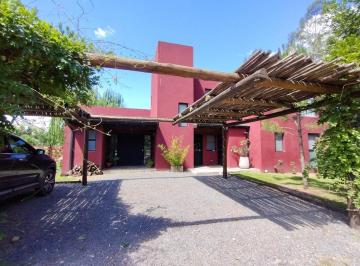 Casa · 214m² · 4 Ambientes · 2 Cocheras · Areco - El Tropezon - Excelente Casa 3 Dorm - Pileta