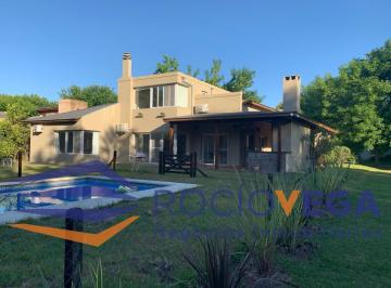 Casa · 230m² · 5 Ambientes · 2 Cocheras · Casa en Venta en Country San Patricio, Francisco Alvarez