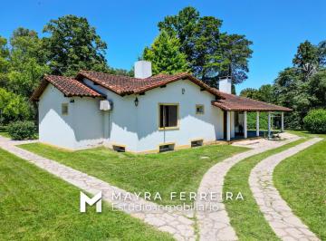 Casa · 420m² · 7 Ambientes · 2 Cocheras · Increíble Casa Quinta, 7 Ambientes en Venta en El Barrio El Trebol, Ezeiza