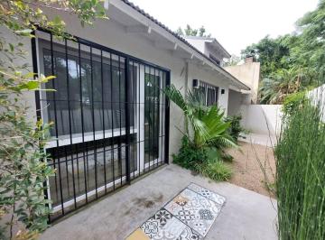 Casa · 180m² · 4 Ambientes · 1 Cochera · Casa Renovada en San Isidro