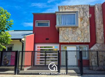 Casa · 388m² · 7 Ambientes · 1 Cochera · Venta Casa 3 Dorm. - C/espacios de Trabajos Centenario - Neuquen