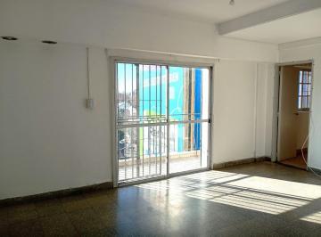 Departamento de 2 ambientes, Liniers · Depto. 2 Amb. C/fte. C/balcon Res. Argentinos Al 500