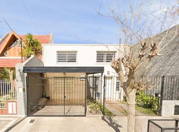 Casa · 180m² · 4 Ambientes · 1 Cochera · Casa en Lomas de Zamora Oeste