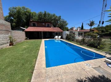 Casa · 140m² · 5 Ambientes · 1 Cochera · Propiedad en Barrio Los Troncos - Bustos Al 1800