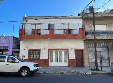 Casa · 185m² · 5 Ambientes · Casa en Venta Villa Madero con 3 Viviendas y Fondo Libre Sobre Av