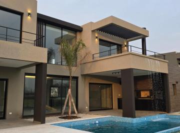 Casa · 267m² · 5 Ambientes · 4 Cocheras · Casa a Estrenar en Alquiler Anual