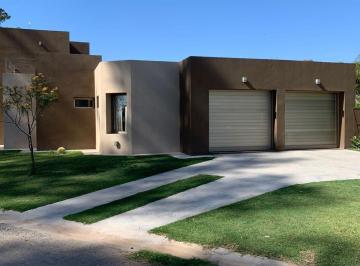 Casa de 7 ambientes, Villa María · Hermosa Casa en Barrio Residencial La Negrita