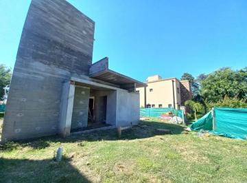 Casa · 125m² · 4 Ambientes · Venta Casa Barrio Magna