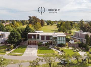 Casa de 9 ambientes, Pilar · Casa en Venta en Campo Grande