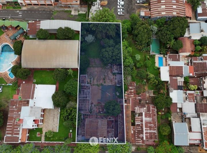 Terreno · 2437m²