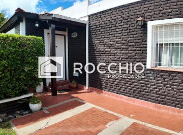 Casa · 174m² · 7 Ambientes · 1 Cochera · Casa en Venta 7 Ambientes J. L Suarez