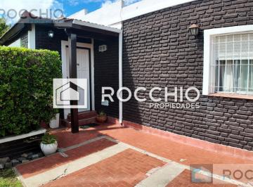 Casa · 174m² · 7 Ambientes · 1 Cochera · Casa en Venta 7 Ambientes J. L Suarez