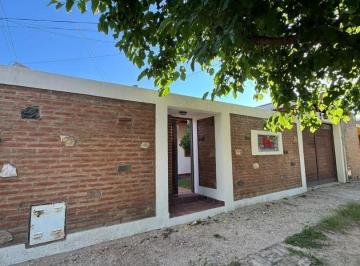 Casa · 200m² · 4 Ambientes · 2 Cocheras · Casa en Villa Dolores