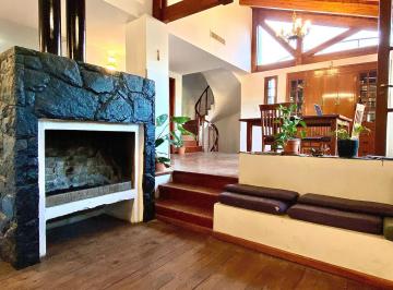 Casa · 594m² · 5 Dormitorios · 4 Cocheras · Casa de Categoria en Costa Azul a m del Lago, Villa Carlos Paz