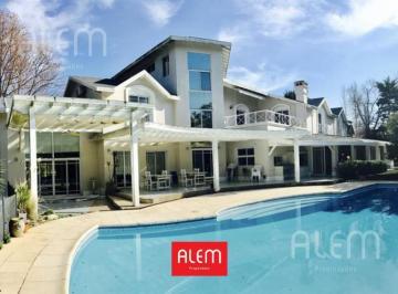 Casa · 570m² · 9 Ambientes · 2 Cocheras · Casa en Venta en Saint Thomas Norte Sobre Doble Lote | Canning