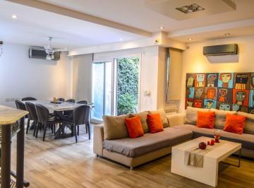 Casa · 349m² · 7 Ambientes · 3 Cocheras · Casa en Macrocentro