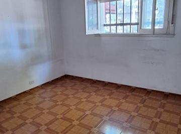 Casa de 4 ambientes, Versalles · Versalles. Gana 400.casa 4 Amb. Sobre Lote 8 X 12.todo Pb. Patio. Terraza!