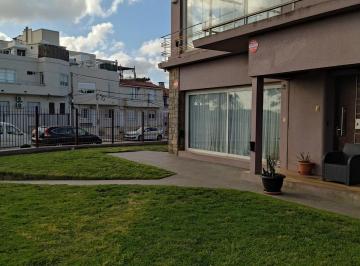 Casa · 350m² · 6 Ambientes · 7 Cocheras · Casa en Punta Gorda. Sobre Rambla