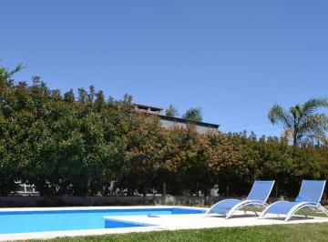 Casa · 214m² · 6 Ambientes · 2 Cocheras · Casa a La Venta en La Cuesta, Manzanares, Pilar