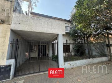 Casa · 180m² · 6 Ambientes · 2 Cocheras · Casa en Venta en Temperley Apta Dos Familias