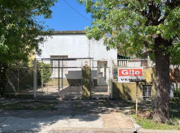 Casa de 3 ambientes, Hurlingham · Casa con Fondo Libre
