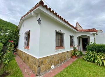 Casa · 387m² · 4 Dormitorios · 2 Cocheras · Casa en Zona Centro