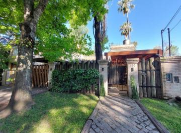 Casa · 90m² · 2 Ambientes · 3 Cocheras · Propiedad en Venta Parque Leloir, Parque y Pileta