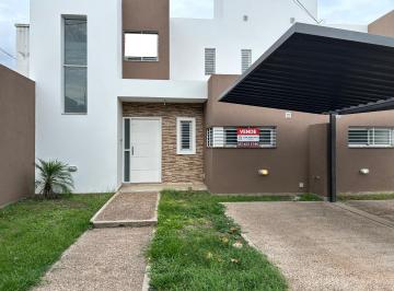FRENTE · Dúplex en Venta - Barrio El Oasis Sobre Calle Fagnano - 2 Dorm. - Enorme