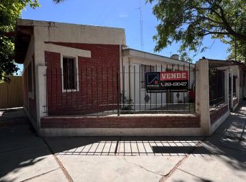 Casa de 4 ambientes, San Martín · Venta Casa + Departamento en Barrio Perito Moreno. San Martín