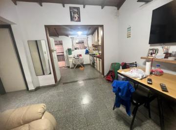 Casa · 70m² · 3 Ambientes · En Venta en Loma Hermosa Amplio PH de 3 Ambientes Al Fondo con Amplio Patio F: 10195