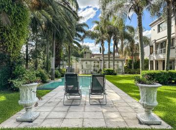 Casa · 700m² · 7 Ambientes · 2 Cocheras · Casa Chalet en Venta en Camino Real, Boulogne, San Isidro