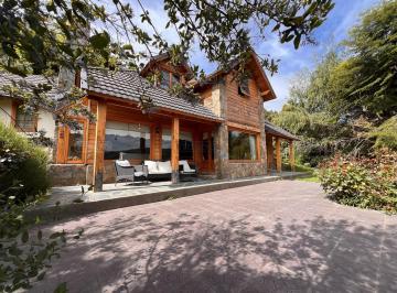 Casa · 230m² · 5 Ambientes · 2 Cocheras · Casa Chalet en Venta en Faldeos del Chapelco, San Martin de Los Andes, Patagonia