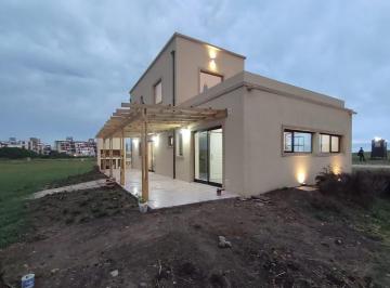 Casa de 4 ambientes, Miramar · Casa Chalet en Venta Miramar Links